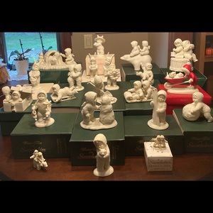 21 pieces of Snowbabies